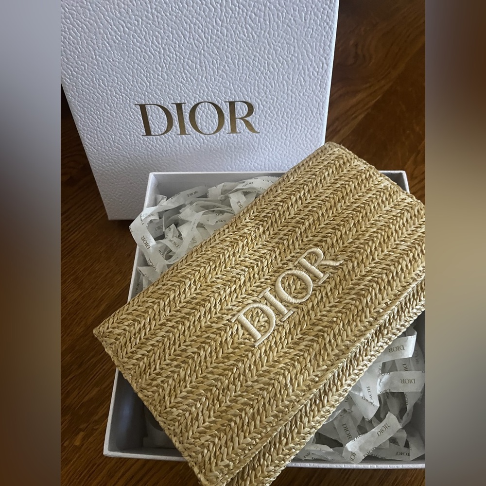 DIOR RAFFIA CLUTCH SUMMER BEACH STRAW POUCH SOLD OUT!